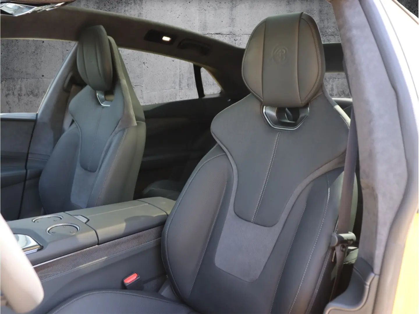 Emeya S  Lotus Leipzig   Executive Seats