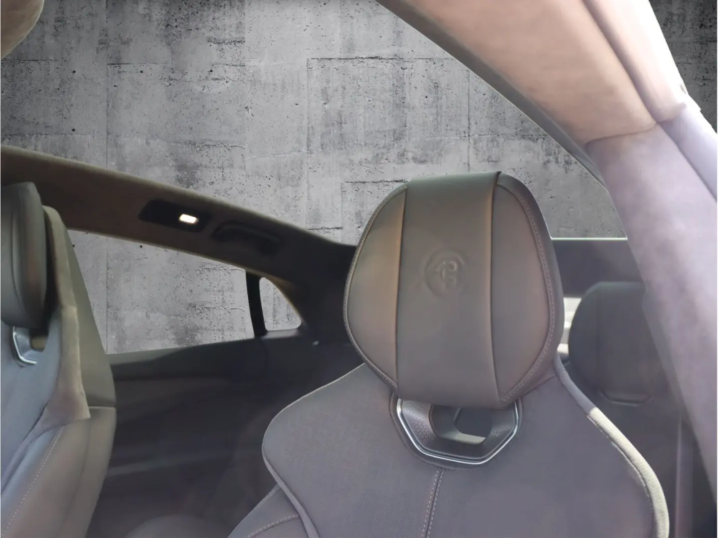 Emeya S  Lotus Leipzig   Executive Seats