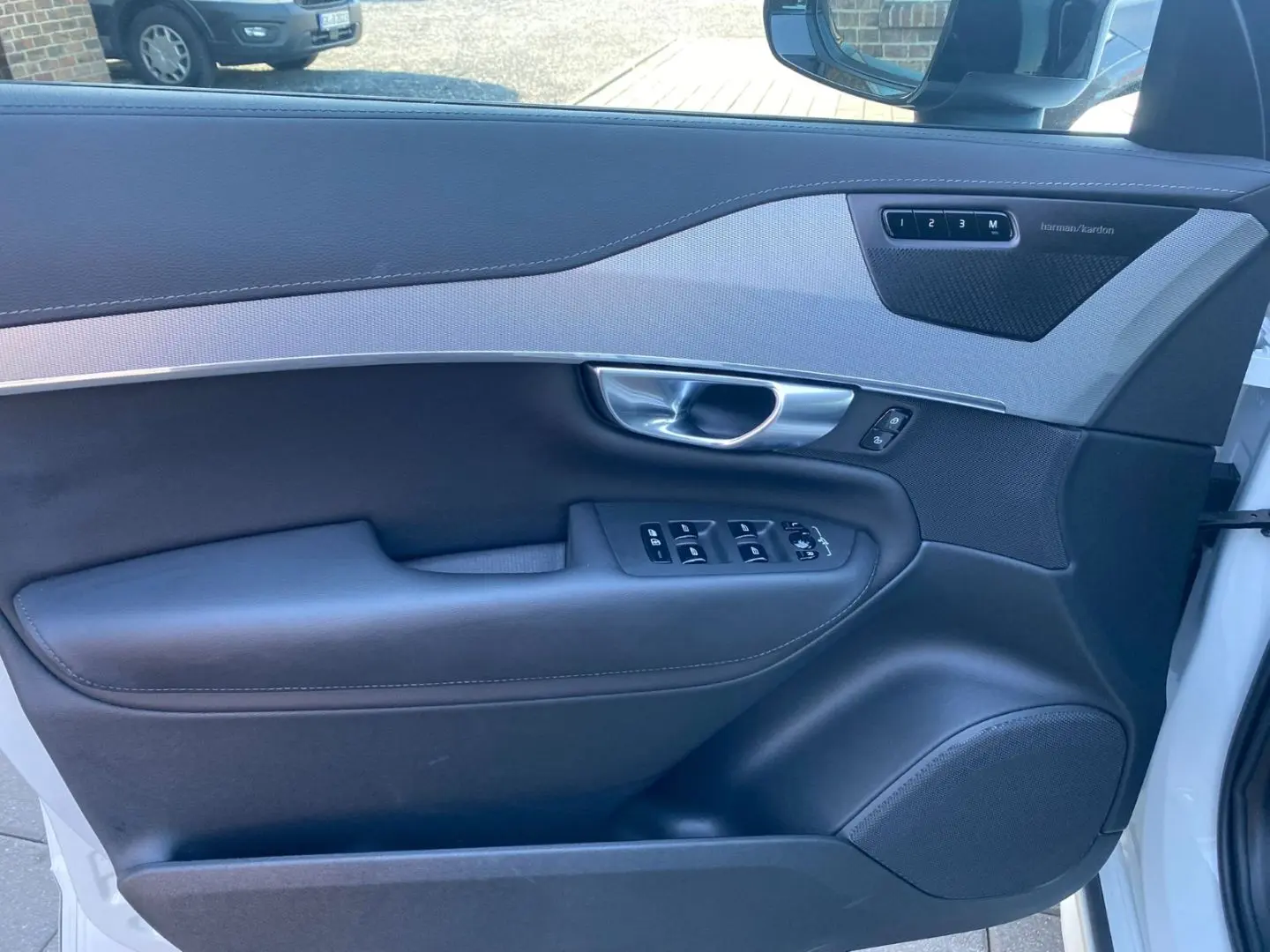 XC90 T8 Plus Dark Recharge Plug-In Hybrid Twin