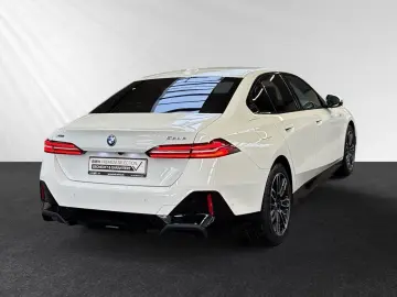 550e xDrive M Sport AHK B&W Autobahnass. Head-Up