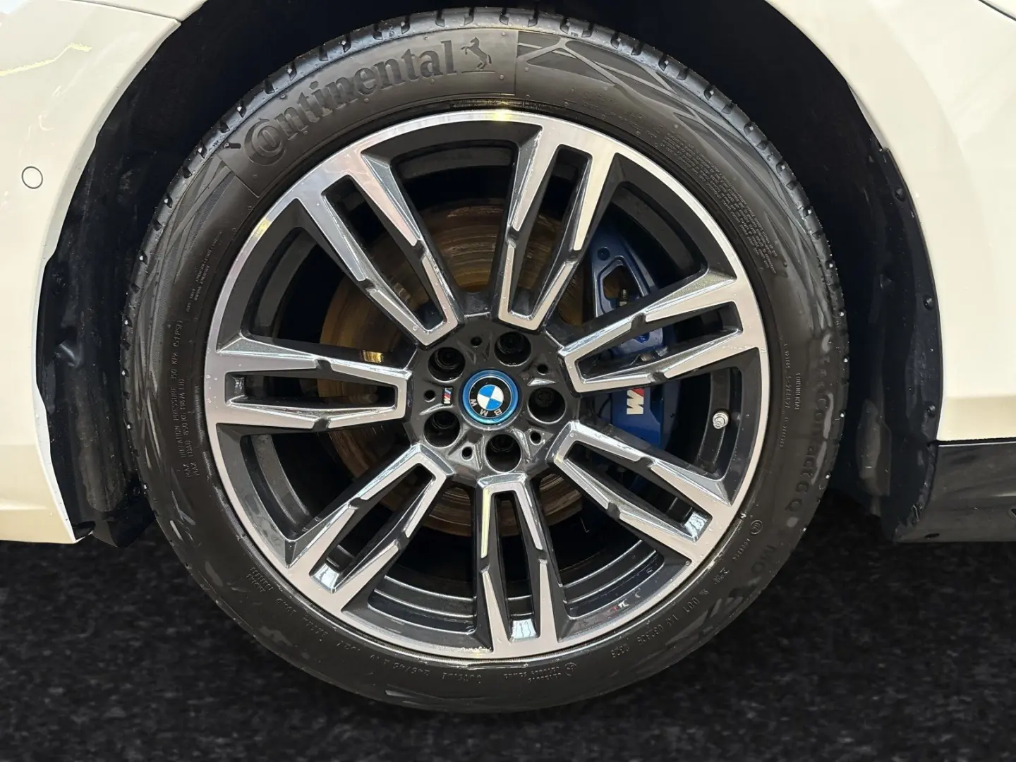 550e xDrive M Sport AHK B&W Autobahnass. Head-Up