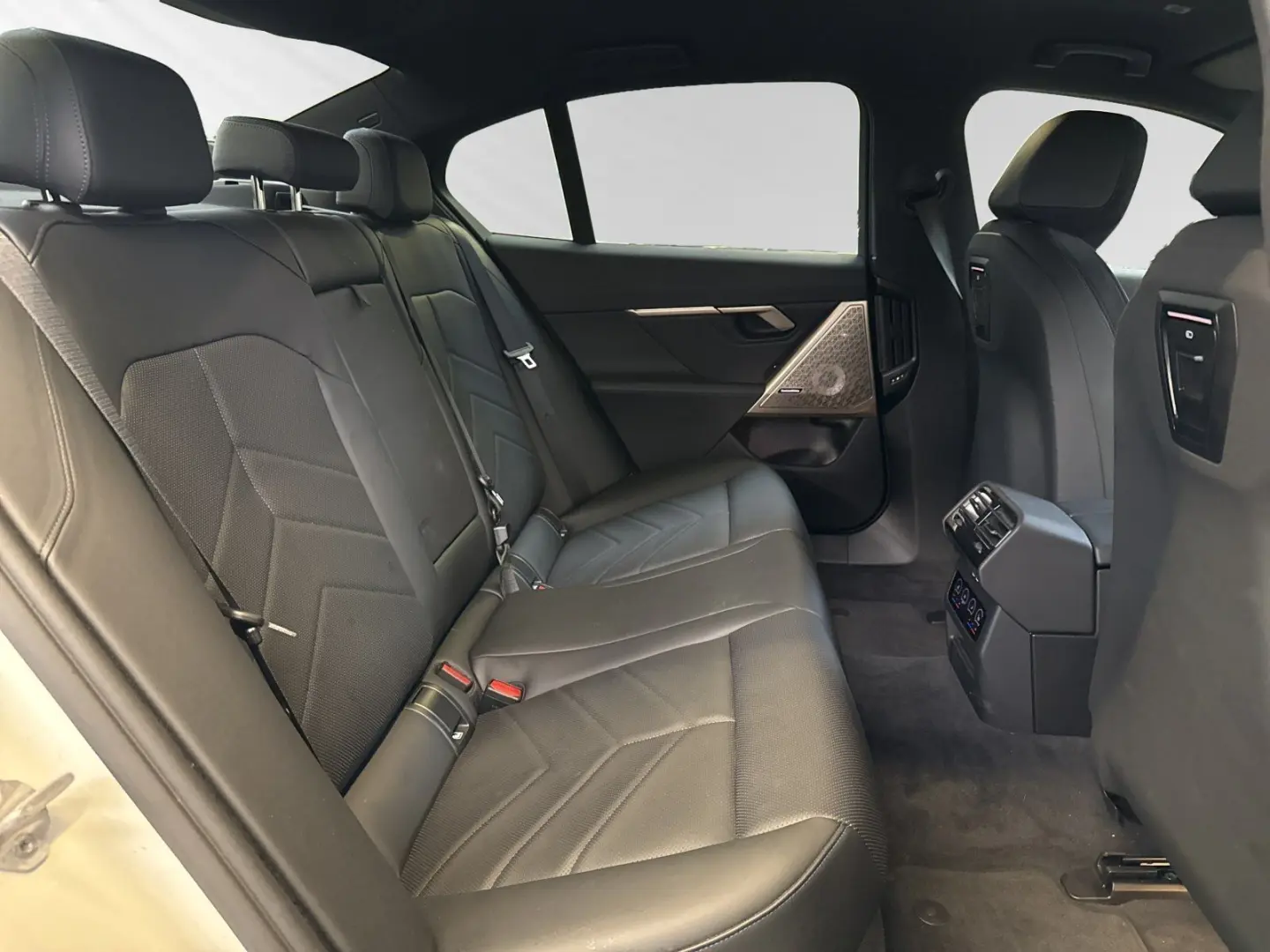 550e xDrive M Sport AHK B&W Autobahnass. Head-Up