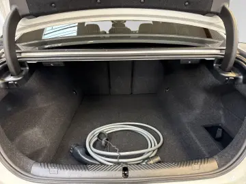 550e xDrive M Sport AHK B&W Autobahnass. Head-Up