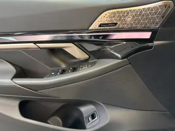 550e xDrive M Sport AHK B&W Autobahnass. Head-Up