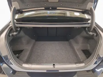 540d xDr Limo DA  360  ACC KomfSi RFK Pano StHz