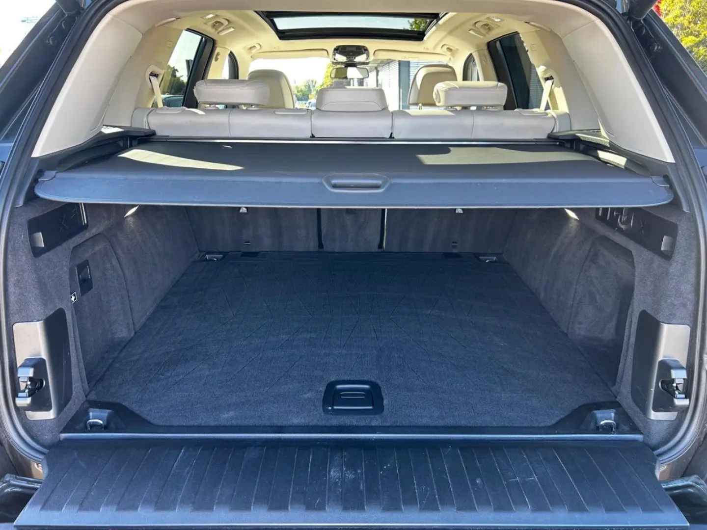 X5 x40i IntAktLenk.PanoD.SurView.ACC Laser 20