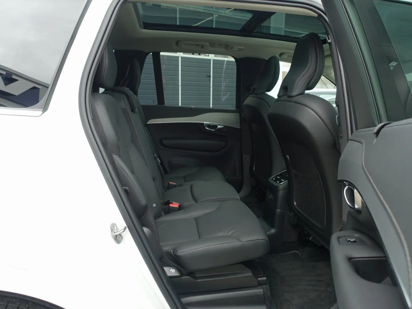 XC90 Plus  T8 AWD Plug-in Hybrid 360  HeadUP BLS