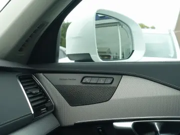 XC90 Plus  T8 AWD Plug-in Hybrid 360  HeadUP BLS