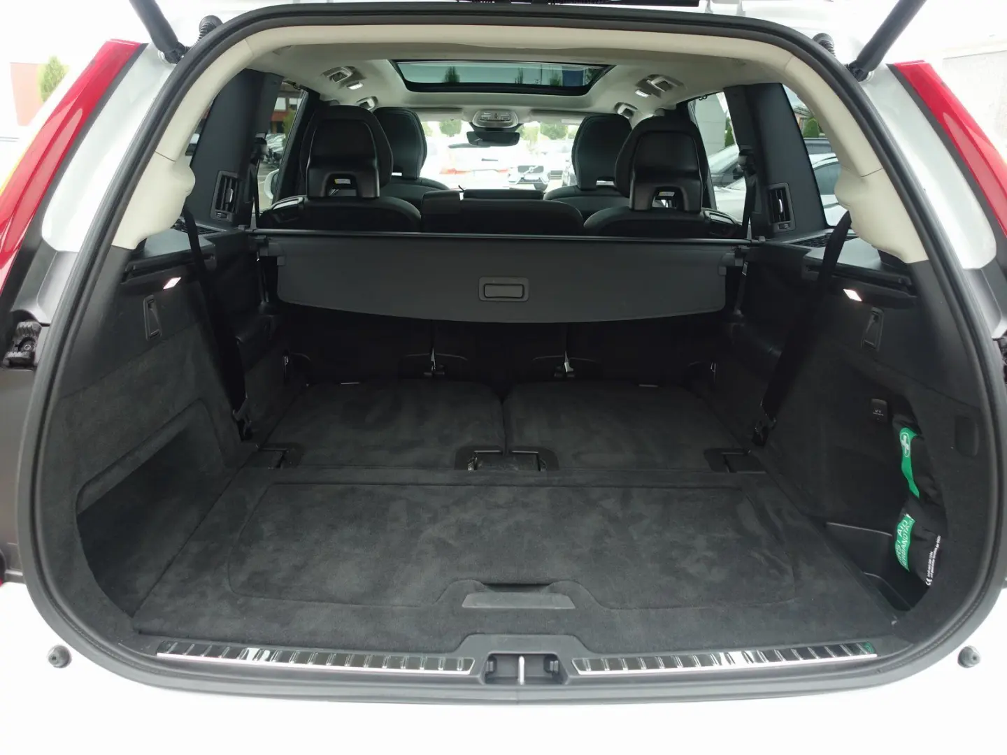 XC90 Plus  T8 AWD Plug-in Hybrid 360  HeadUP BLS