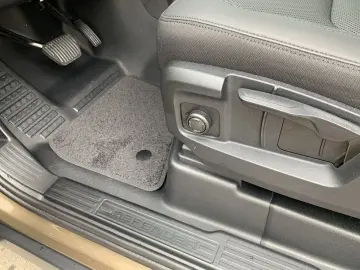 Defender 90 D200 AWD