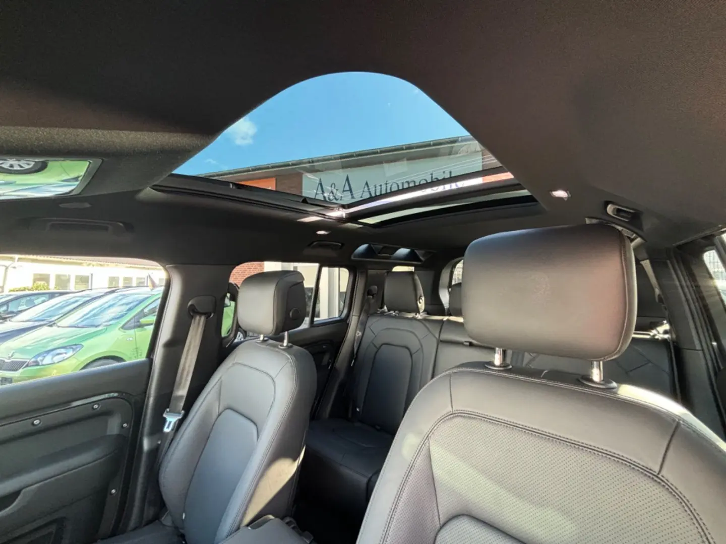 Defender 110 D250 AWD  X-DYNAMIC  HSE 20 MY25