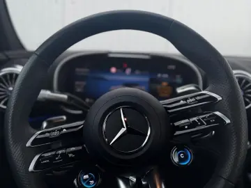 SL63 4MATIC  DISTRONIC HEAD-UP HINTERACHSLENKUNG