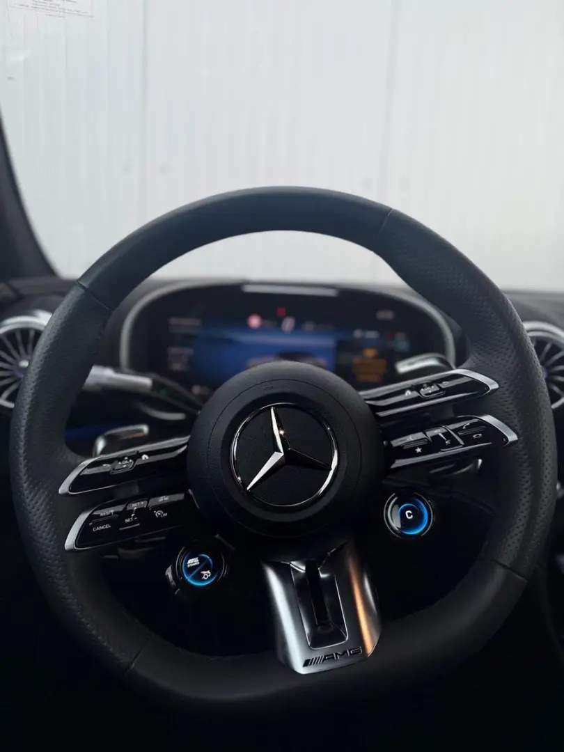 SL63 4MATIC  DISTRONIC HEAD-UP HINTERACHSLENKUNG