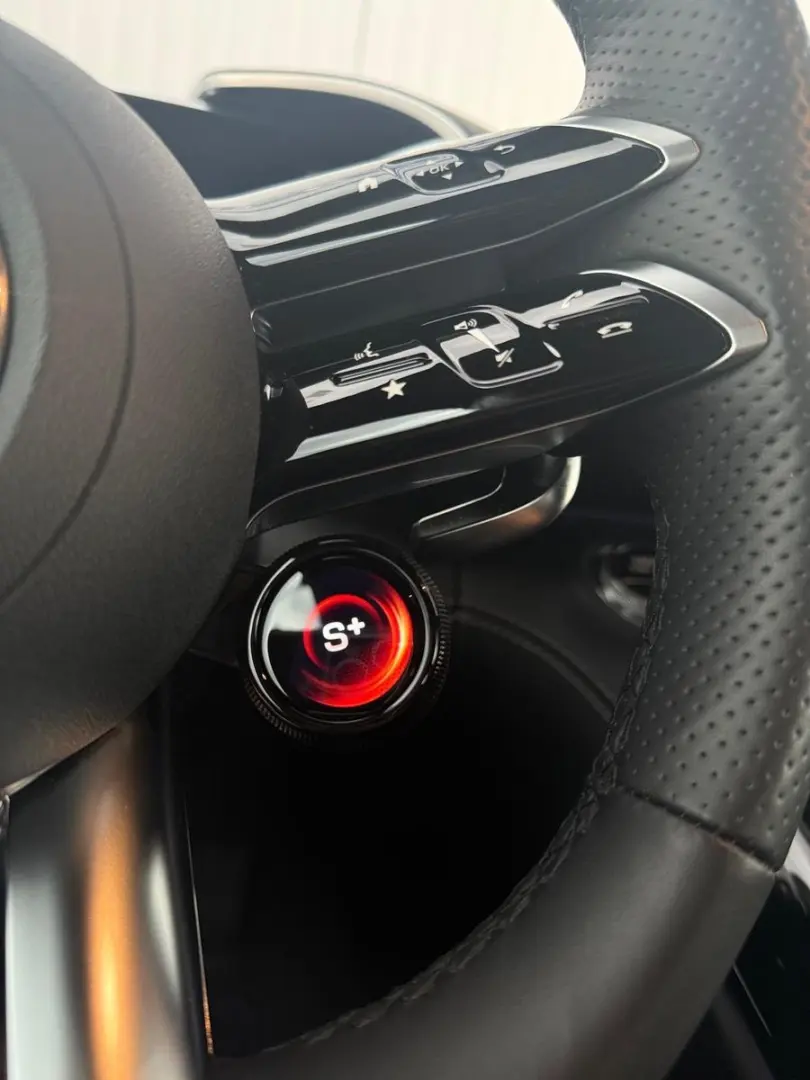 SL63 4MATIC  DISTRONIC HEAD-UP HINTERACHSLENKUNG