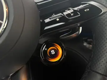 SL63 4MATIC  DISTRONIC HEAD-UP HINTERACHSLENKUNG