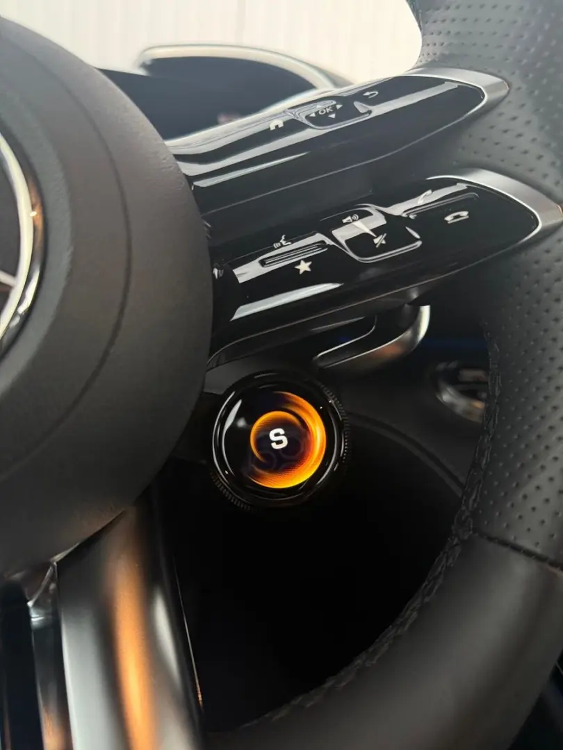 SL63 4MATIC  DISTRONIC HEAD-UP HINTERACHSLENKUNG