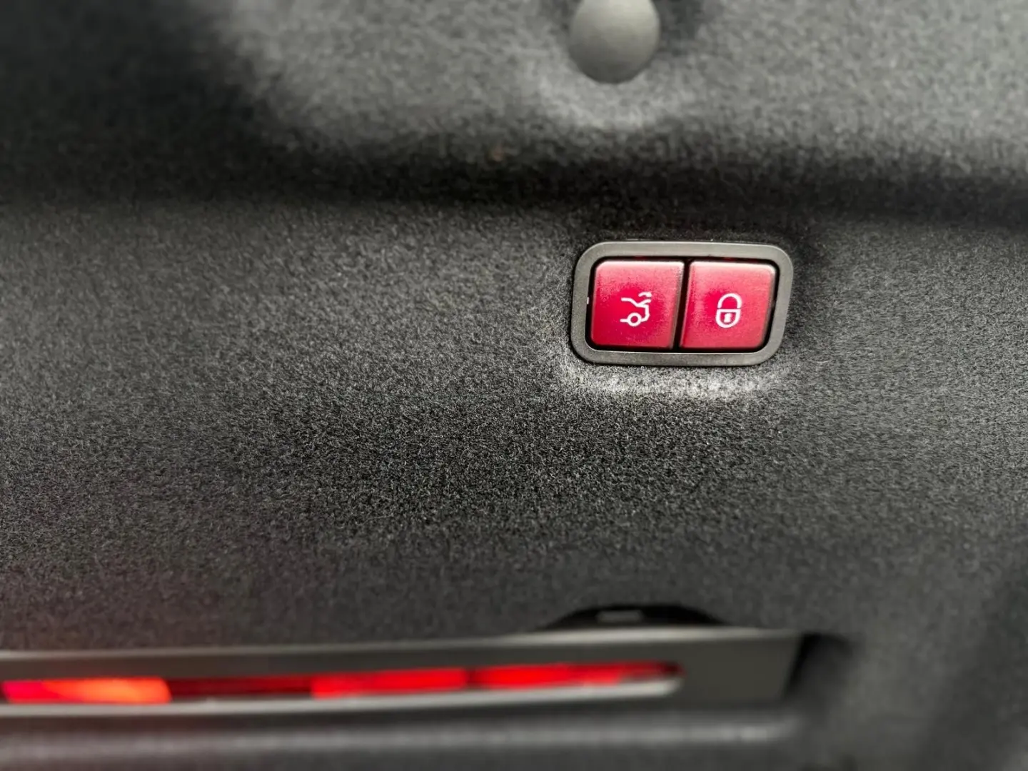 SL63 4MATIC  DISTRONIC HEAD-UP HINTERACHSLENKUNG