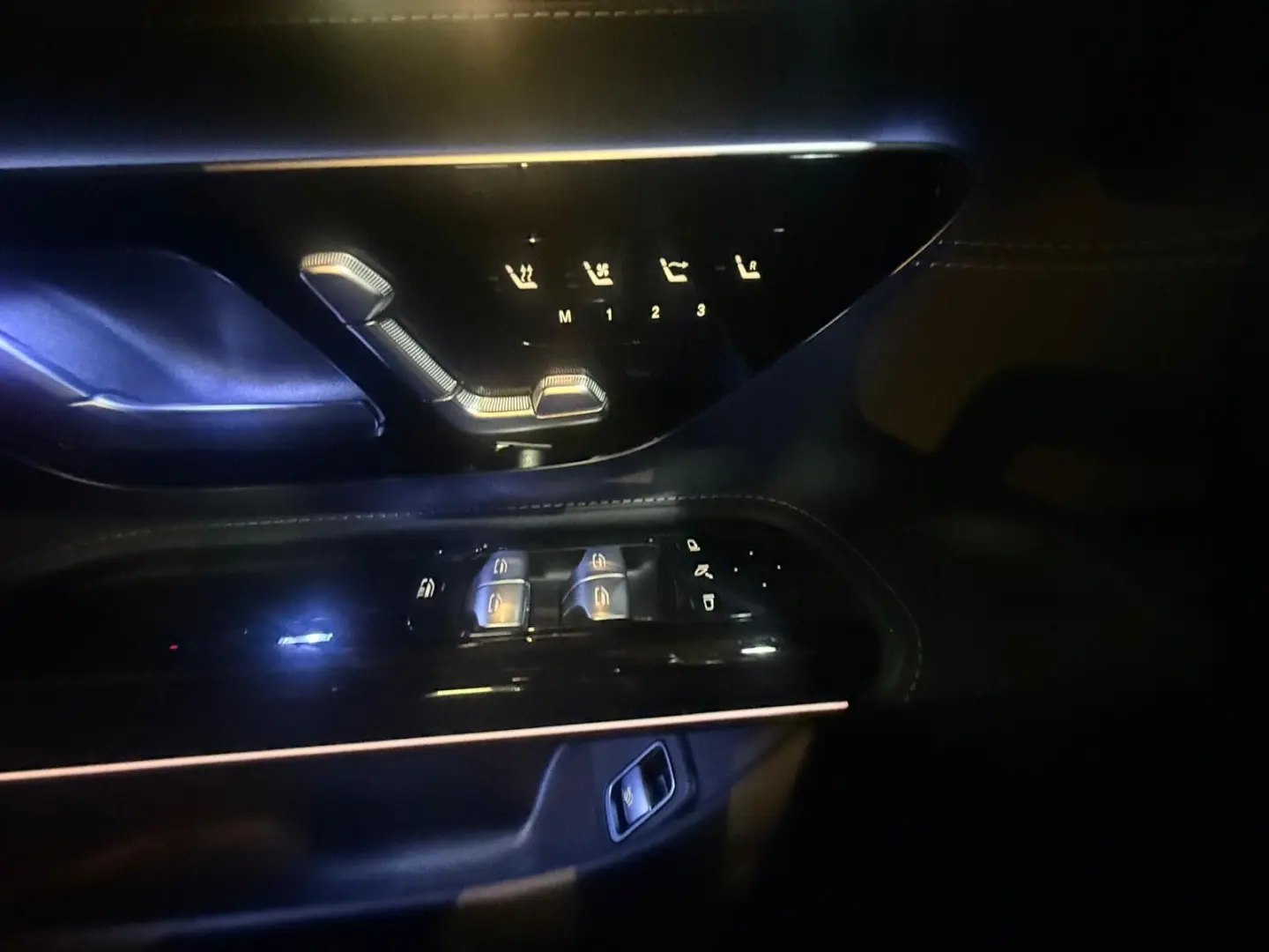 SL63 4MATIC  DISTRONIC HEAD-UP HINTERACHSLENKUNG