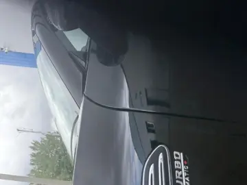 SL63 4MATIC  DISTRONIC HEAD-UP HINTERACHSLENKUNG