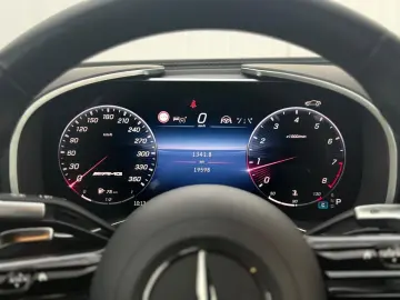 SL63 4MATIC  DISTRONIC HEAD-UP HINTERACHSLENKUNG