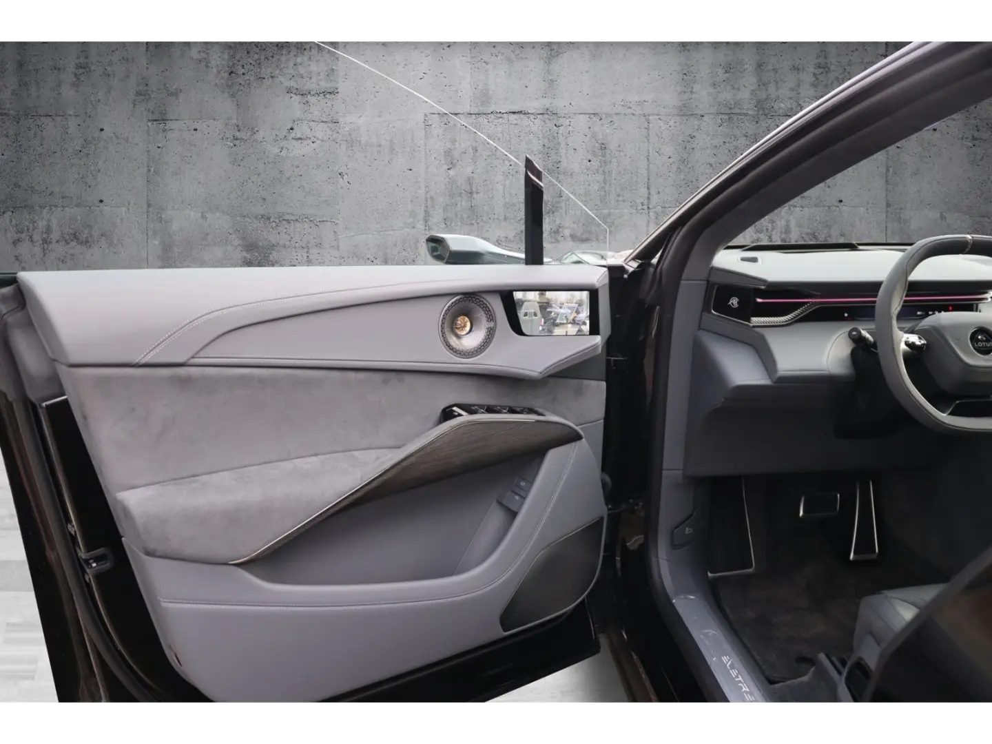 Eletre R  Sonderleasing   Lotus Leipzig