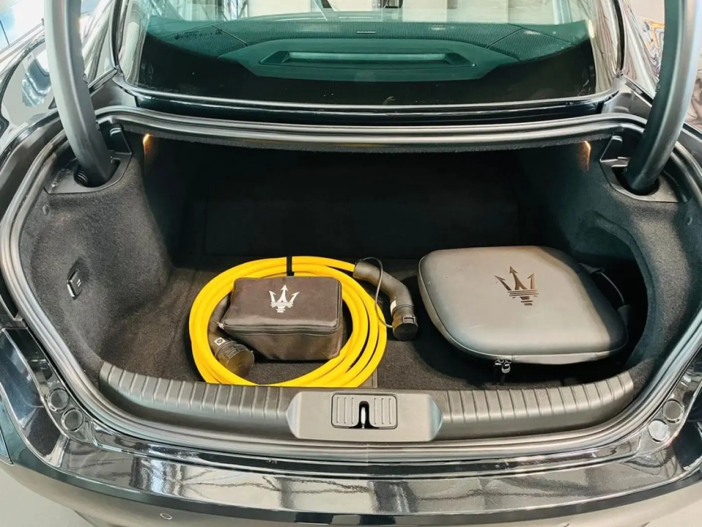 Granturismo FOLGORE 761PS BEV AWD MY24 Navi LED