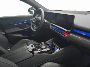 M5 Limousine M-Drive-Pack B&W CarbonKeramik AHK