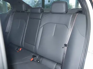 M5 Limousine M-Drive-Pack B&W CarbonKeramik AHK