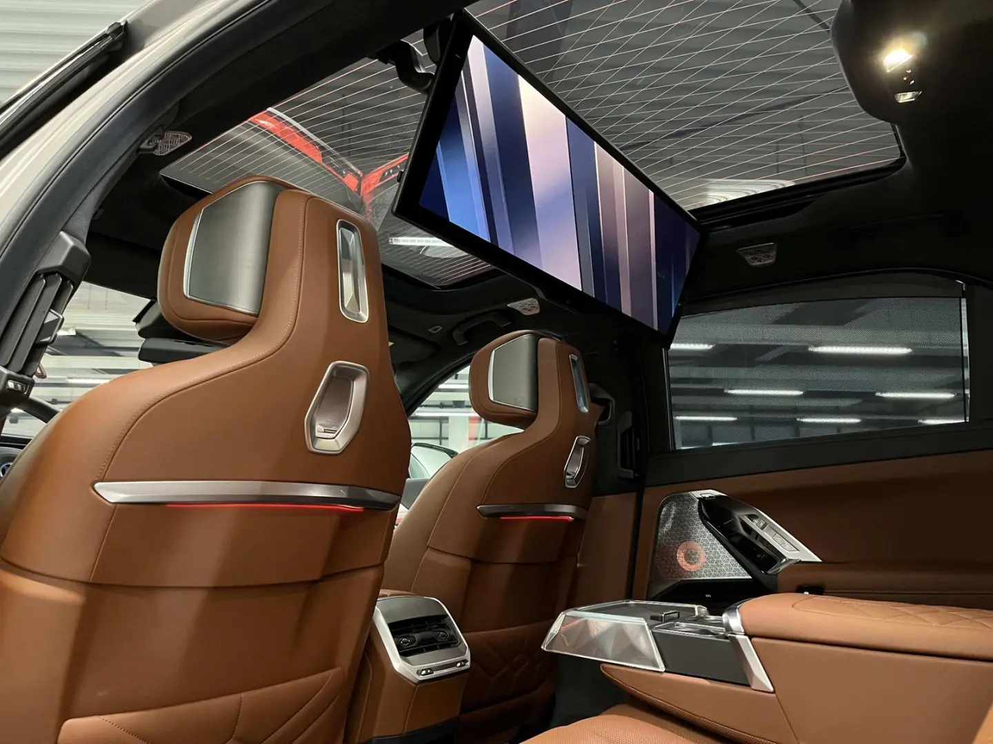 i7 M70 xDrive TV PANO ACC 360 KAM RFK NAVI Stand