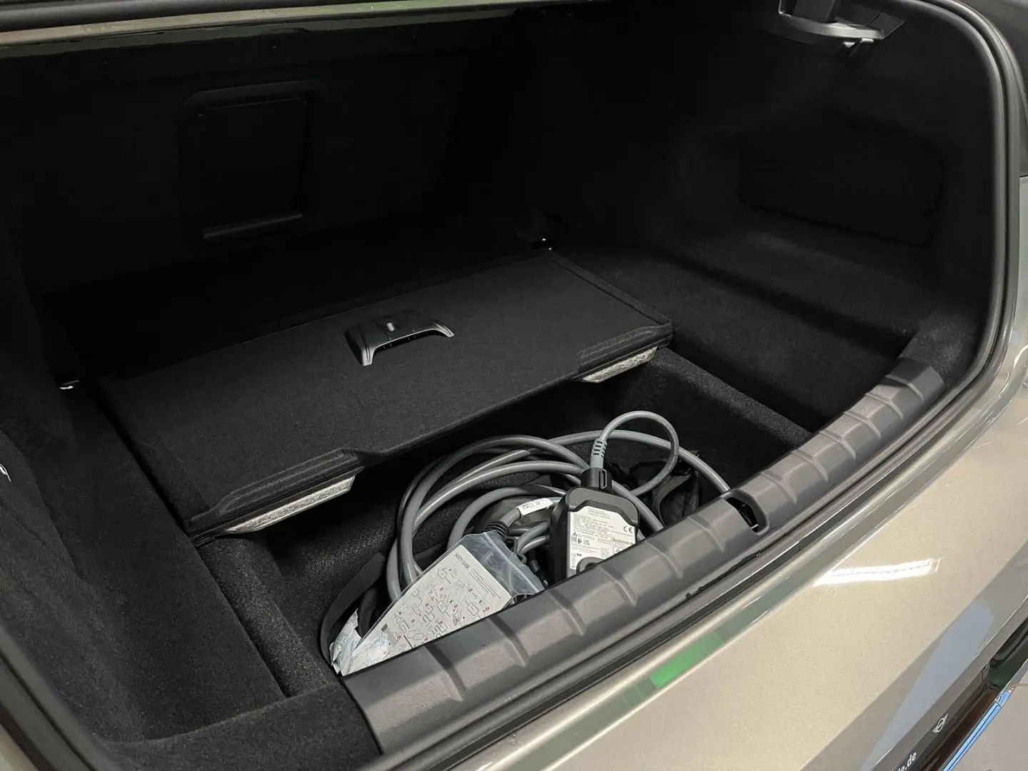 i7 M70 xDrive TV PANO ACC 360 KAM RFK NAVI Stand