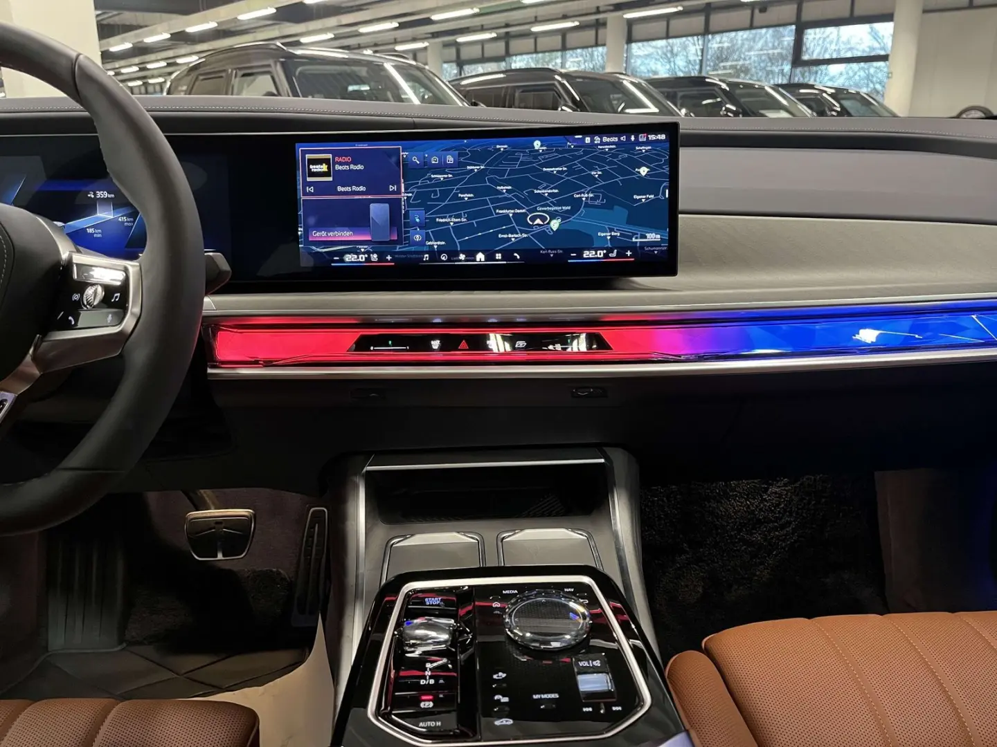 i7 M70 xDrive TV PANO ACC 360 KAM RFK NAVI Stand