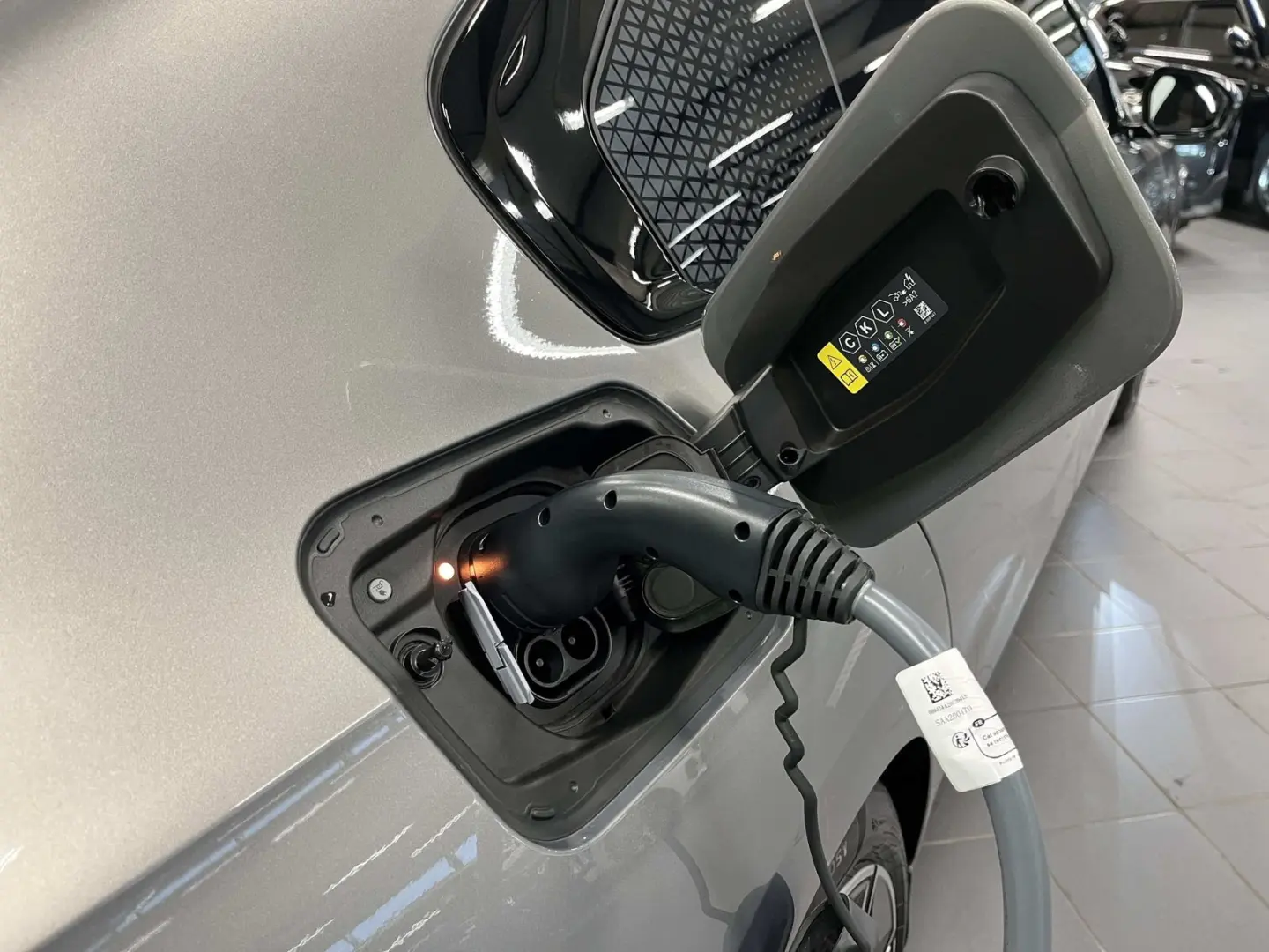 i7 M70 xDrive TV PANO ACC 360 KAM RFK NAVI Stand