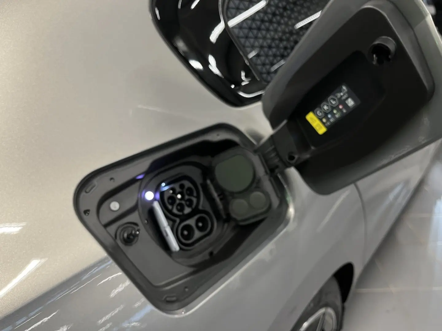 i7 M70 xDrive TV PANO ACC 360 KAM RFK NAVI Stand