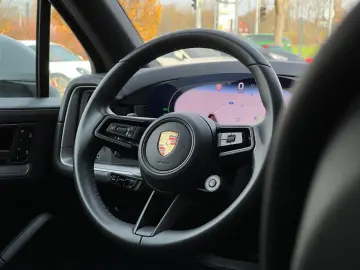 Cayenne E-Hybrid   BOSE   Head-Up   HD-Matrix