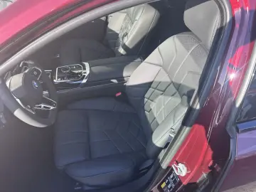 i7 M70 xDrive  B&W FondEntert UPE  EUR 217.630 -