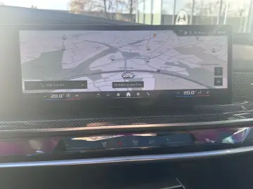 i7 M70 xDrive  B&W FondEntert UPE  EUR 217.630 -