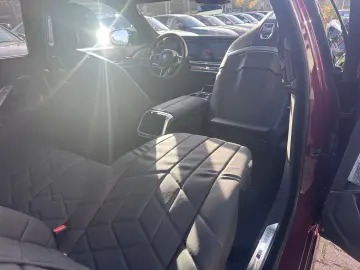 i7 M70 xDrive  B&W FondEntert UPE  EUR 217.630 -