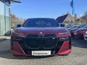 i7 M70 xDrive  B&W FondEntert UPE  EUR 217.630 -