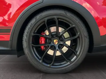 Cayenne GTS Coupe   PDCC   Hinterachslenkung