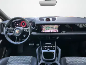 Cayenne GTS Coupe   PDCC   Hinterachslenkung