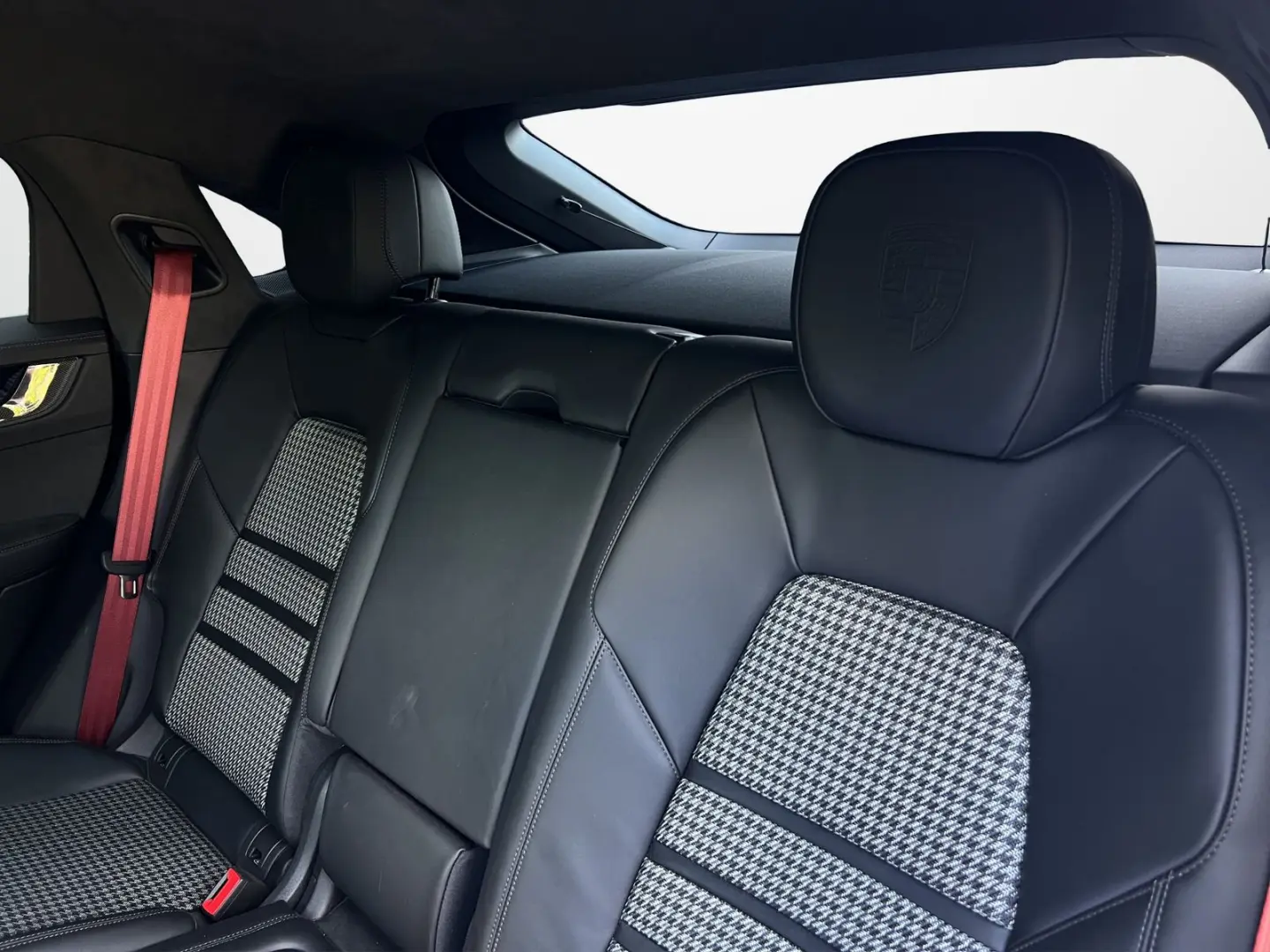 Cayenne GTS Coupe   PDCC   Hinterachslenkung