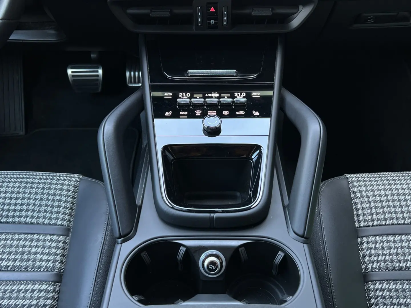 Cayenne GTS Coupe   PDCC   Hinterachslenkung