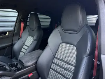 Cayenne GTS Coupe   PDCC   Hinterachslenkung