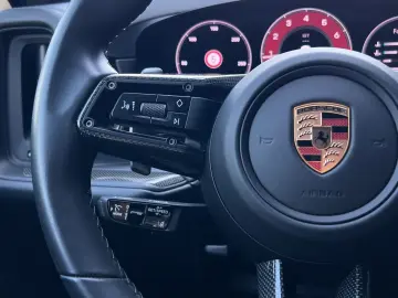 Cayenne GTS Coupe   PDCC   Hinterachslenkung