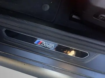 M5 Limousine  Frozen Deep Grey  M-DriversPackage