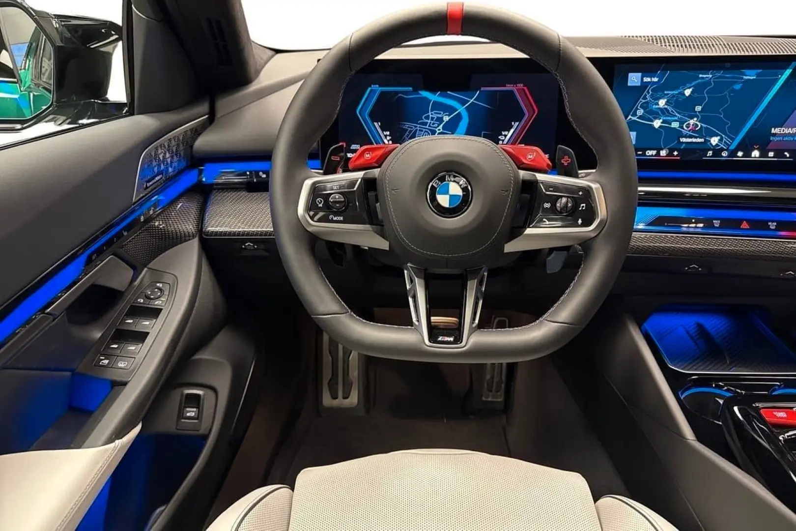 M5 xDrive Plug-In 727HP PANO B&O M-Drive Pro VAT