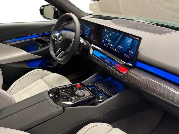 M5 xDrive Plug-In 727HP PANO B&O M-Drive Pro VAT