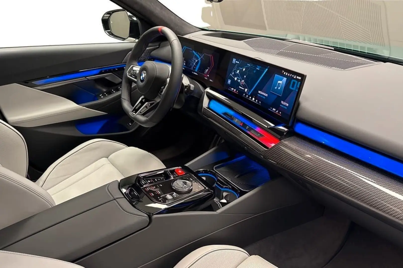 M5 xDrive Plug-In 727HP PANO B&O M-Drive Pro VAT