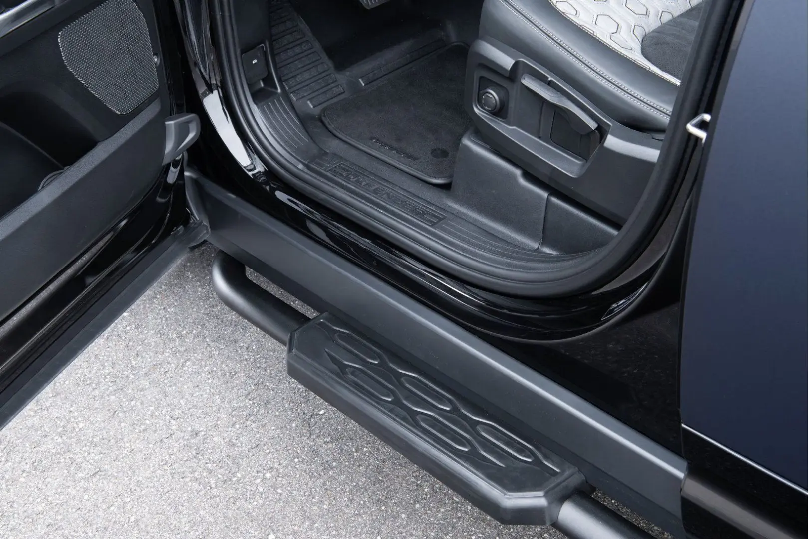 Defender P400e - URBAN WIDETRACK Defender P400e