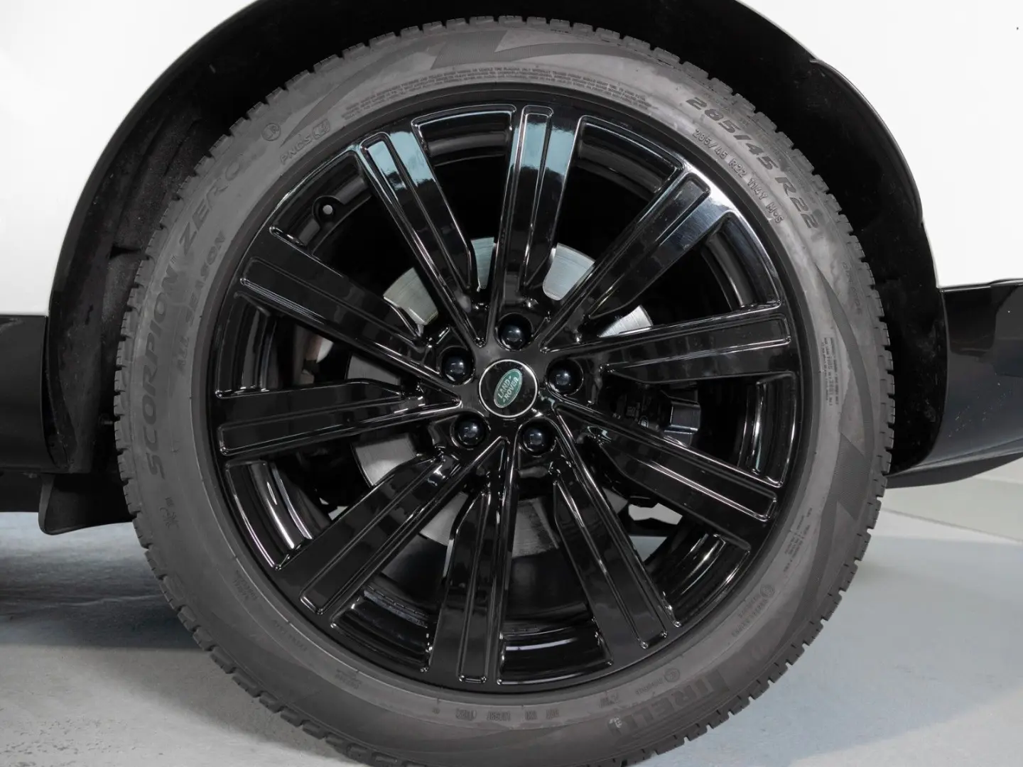 Range Rover P550e Autobiography  Shadow Line